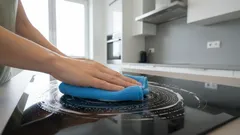 Warum wird das normale Putzen zu einem Kampf gegen Kratzer auf dem Herd?